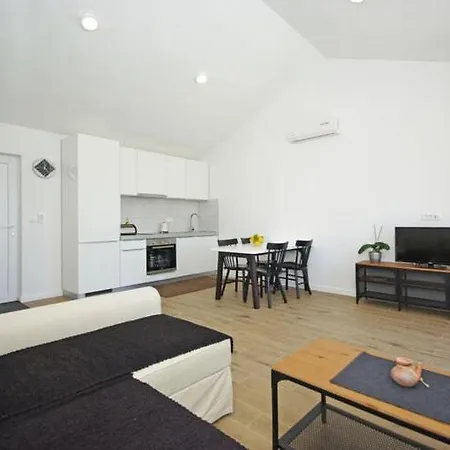 Apartment Dado *