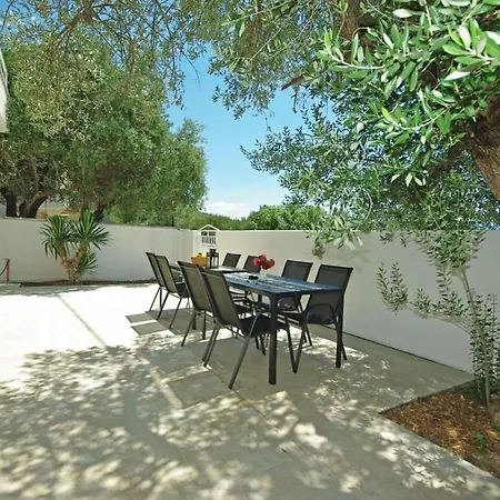 Apartment Dado *